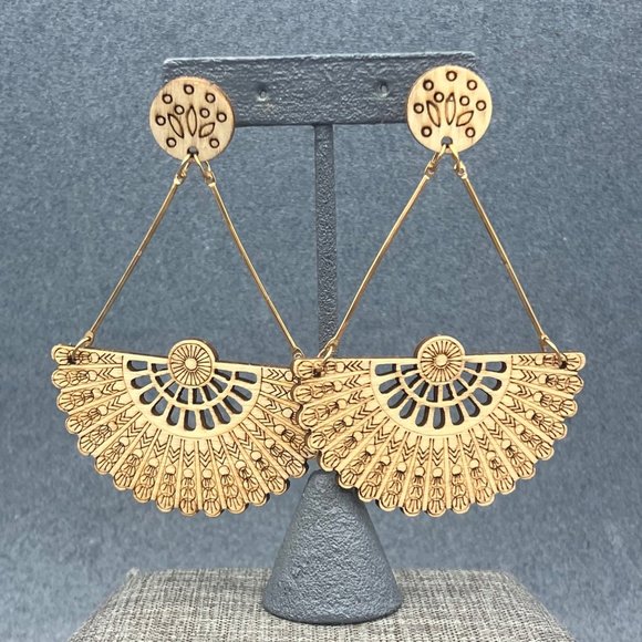 Jewelry - Dangle Pierced Earrings Wood Brown Gold Laser Cut Fan Round Exotic Retro Boho